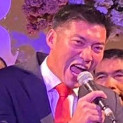 xbzzbz's tweet image. anime                          real life