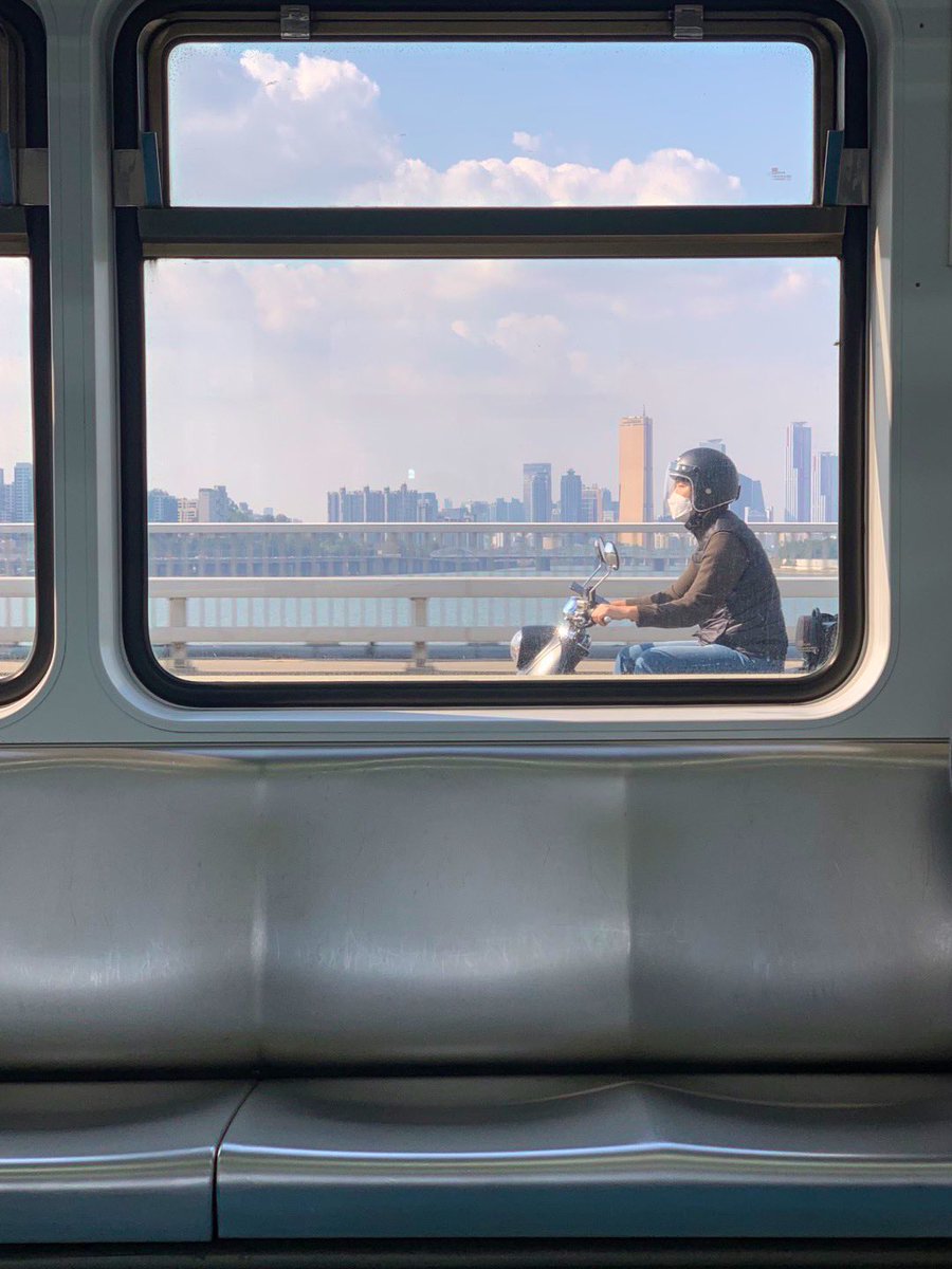 나 이 분께 이 사진을 전해드리고 싶다