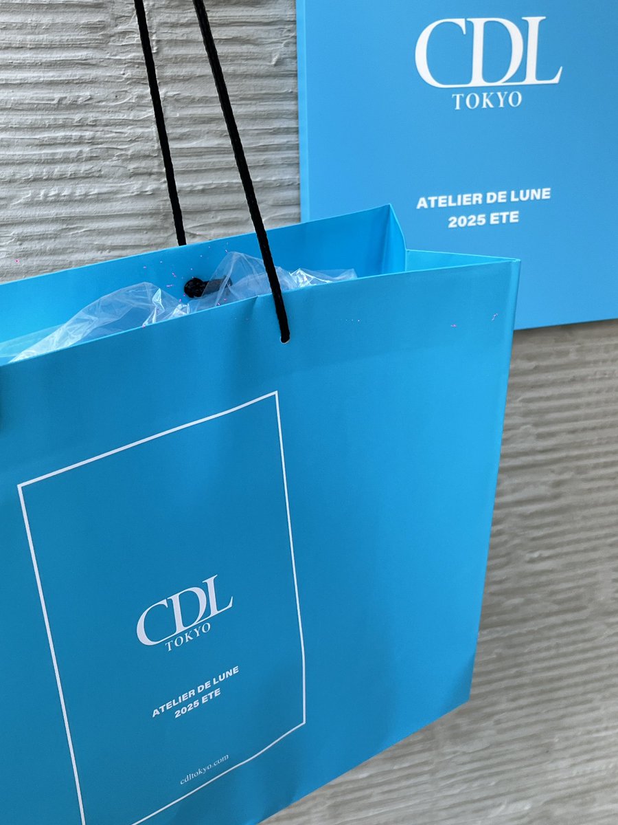 jurimasha1's tweet photo. CDL TOKYO POP UP STORE
欲しかったもの買えなかったけど
ØMIくんの世界感に浸れただけでも
幸せでした💞
シャンプー使うの楽しみ🥰

 #ØMI  #CDLPOPUP https://t.co/g2tnWjzQzT