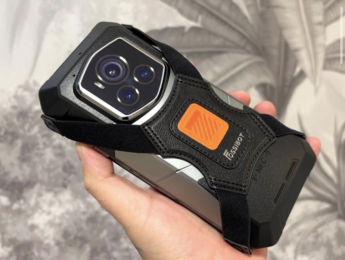MikyAncona's tweet photo. Il nuovo Fossibot F107 Pro 5G è pronto a tutto: resistente, potente e con una batteria infinita 🔋💪 @fossibot @FossibotTech
Nessun limite, solo prestazioni!
https://t.co/4C8a8JlGIJ
#FossibotF107Pro #RuggedPhone
#TechAdventure #RuggedGear #PowerPhone
#mikyancona #mikyanconatech https://t.co/NDIVmTHbd1