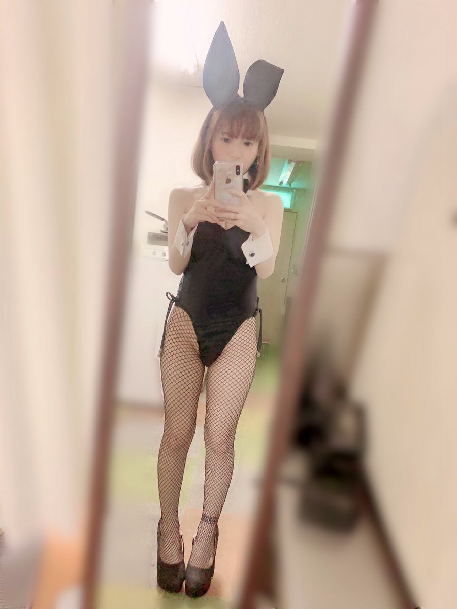 hina__rabi's tweet photo. バニーの日乗り遅れたあああ
#バニーの日 #バニーガール #コンカフェキャスト #秋葉原コンカフェ #138cm #合法ロリ https://t.co/dy5t22Mxtf