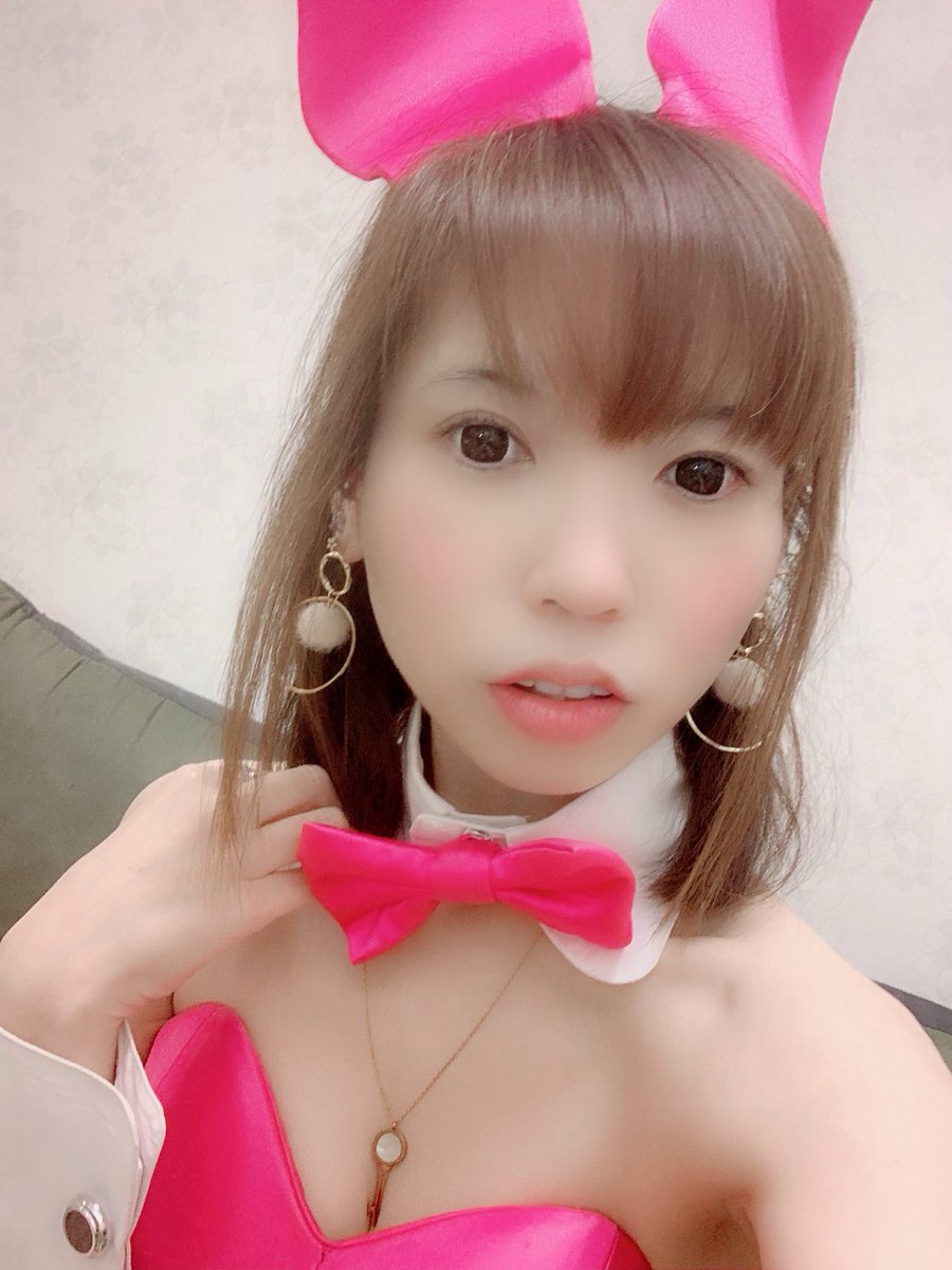 hina__rabi's tweet photo. バニーの日乗り遅れたあああ
#バニーの日 #バニーガール #コンカフェキャスト #秋葉原コンカフェ #138cm #合法ロリ https://t.co/dy5t22Mxtf