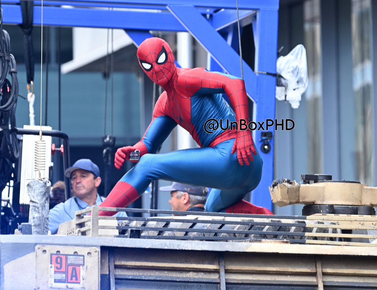 UnBoxPHD's tweet photo. FIRST LOOK of Tom Holland as Spider-Man! https://t.co/9MMzDx19bM