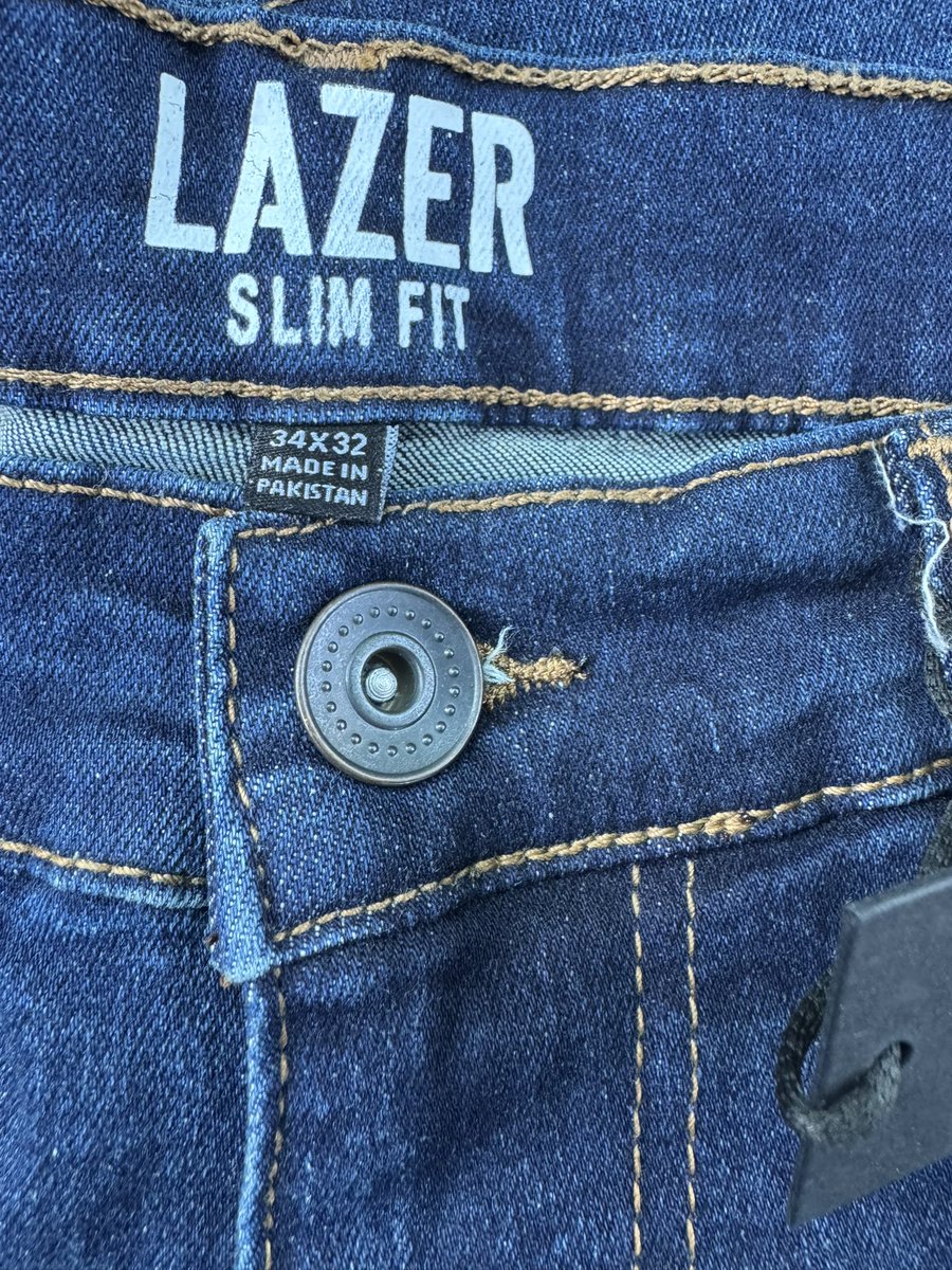 TaufiqRiaz's tweet image. Recently bought a pair of Lazer jeans because they’re proudly 'Made in Pakistan' 🇵🇰 #SupportQuality #MadeInPakistan #CoffeeWithTaufiq