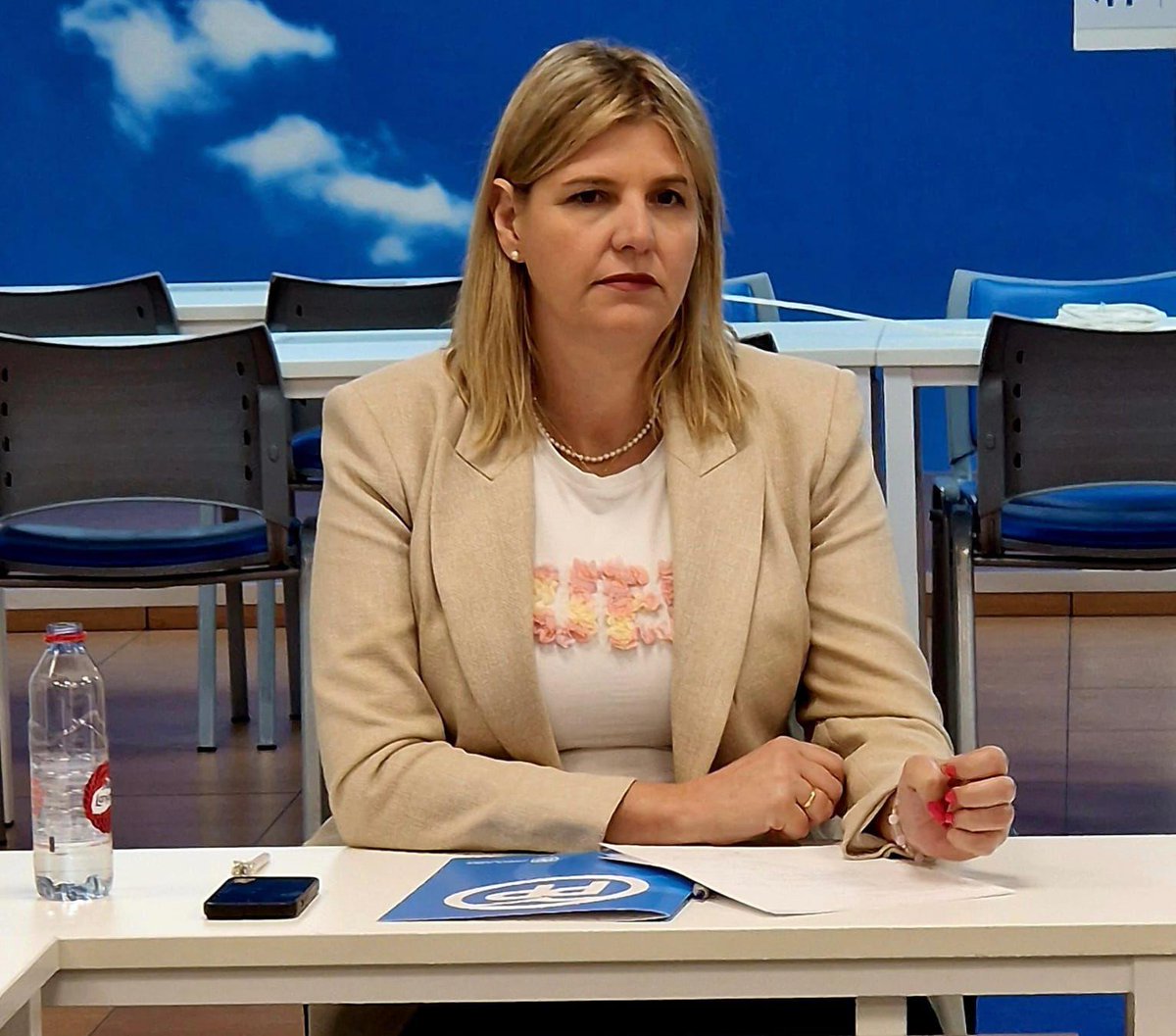 PP Granada (@ppgranada) on Twitter photo 🔴 El PP exige a Pedro Fernández que aclare los vínculos de Toño Fernández con la trama Ábalos-Koldo-Cerdán
<a href="/InmaculadaHR/">Inmaculada Hernandez</a> pide explicaciones al secretario general del PSOE granadino ante los audios publicados en los que Koldo se refiere a su exasesor
🔗 acortar.link/afZsHI 🔴 El PP exige a Pedro Fernández que aclare los vínculos de Toño Fernández con la trama Ábalos-Koldo-Cerdán
<a href="/InmaculadaHR/">Inmaculada Hernandez</a> pide explicaciones al secretario general del PSOE granadino ante los audios publicados en los que Koldo se refiere a su exasesor
🔗 acortar.link/afZsHI