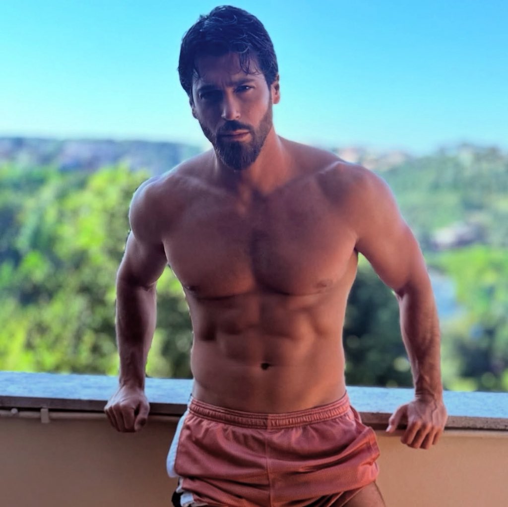 #CanYaman IG Post 

I'm old, I'm ugly, I'm drugged, I'm an alcoholic, my health is ruined by cigars. I'm not a person to look up to. I'm changed, I'm not the professional I used to be anymore. I fuck up my career. I'm in love with the wrong woman. Everything is for publicity.