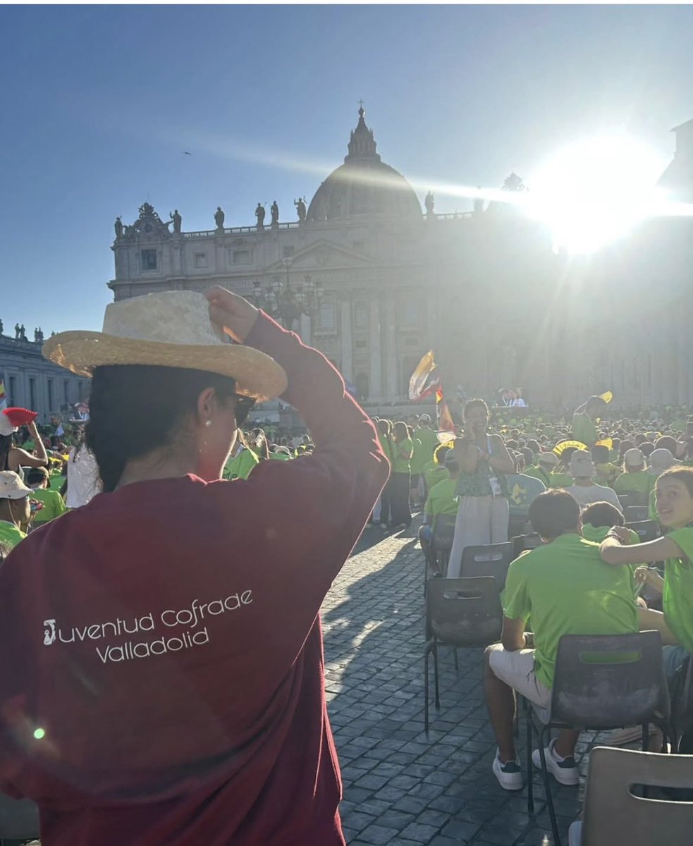 #JubileodelosJovenes | Muchos jóvenes cofrades de nuestra asociación se encuentran este fin de semana en 📍Roma viviendo el Jubileo de la Esperanza junto con nuestra <a href="/pastjuva/">P.Juvenil Valladolid</a> ( <a href="/archiValladolid/">Archidiócesis de Valladolid</a> ) 

💚 ¡Jóvenes unidos, la #Esperanza de Cristo ! 🕯️