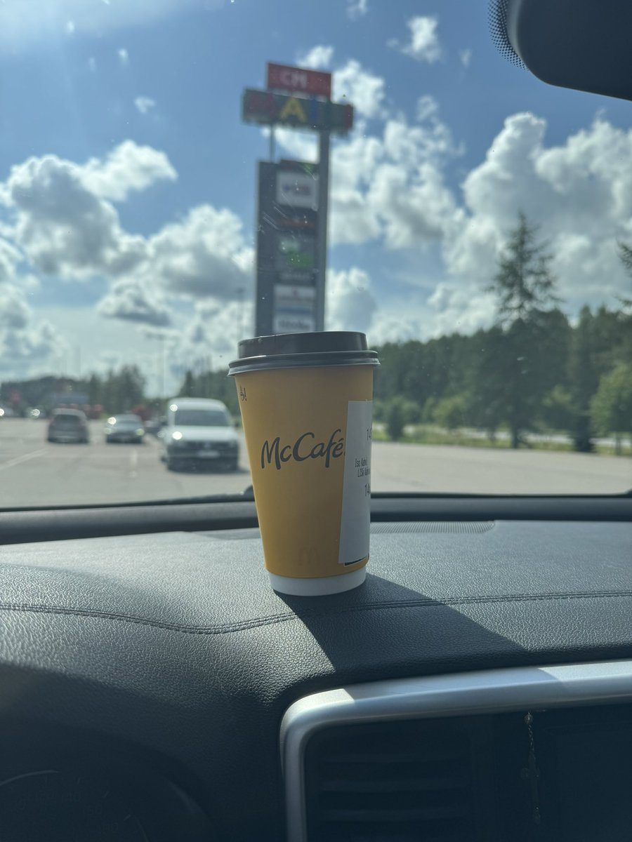tänäänkin mäkkärin kahvin voimalla 😊