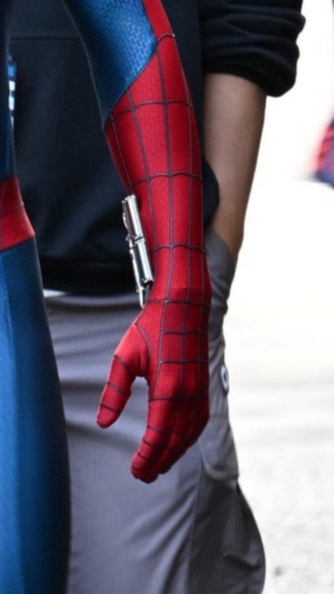 spideyupdated's tweet photo. 🕸️🔫 https://t.co/ST2a3rx0h4