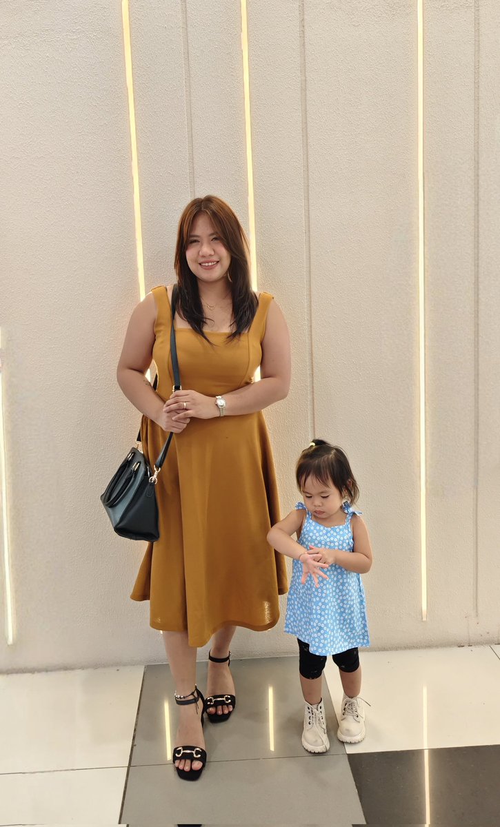 JaliBeeh's tweet photo. Mommy and peanut https://t.co/LPQyQWhDnz