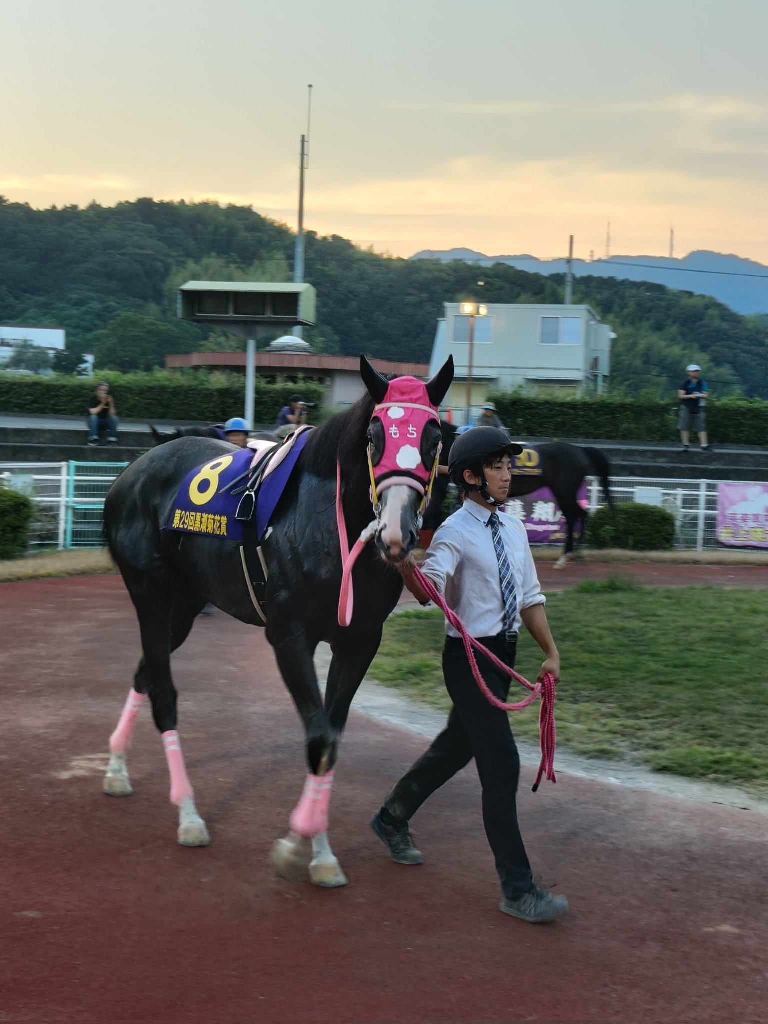 蹴落とす力に負けない　芸能界　スポーツ界　才能開花の開運お狐様根付けしめ縄付き 蹴落とす力に負けない 芸能界 スポーツ界 才能開花の開運お狐様