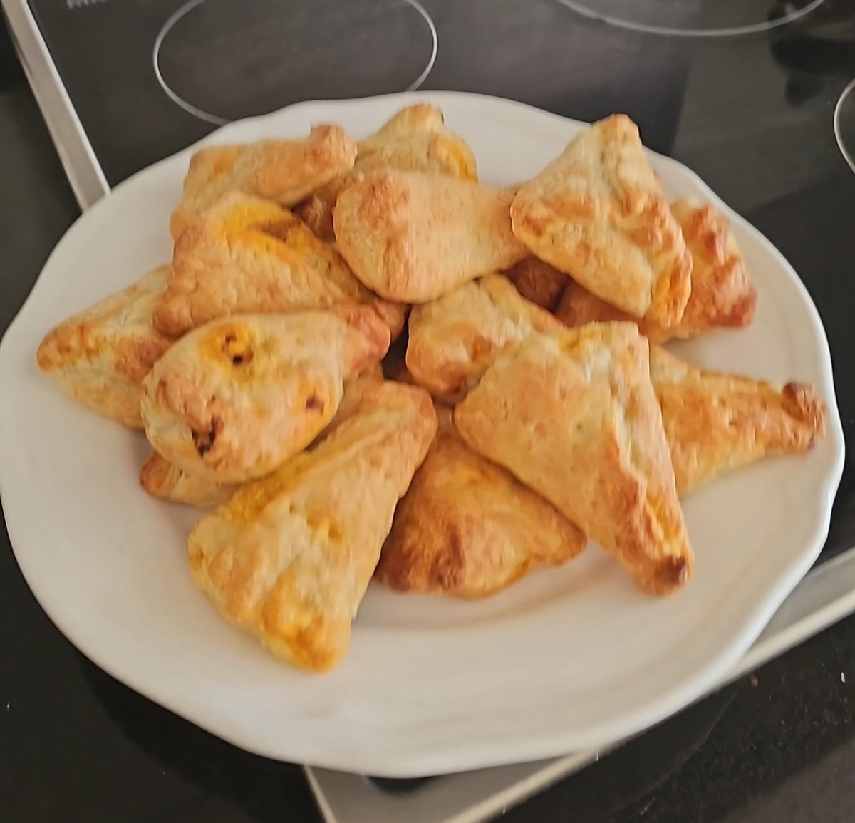 Baking well under way for our first social of the season - a picnic in Clapham Common with <a href="/LondonSpikers/">London Spikers</a> 😋 🏐 ⚽️ 🌈 🧺