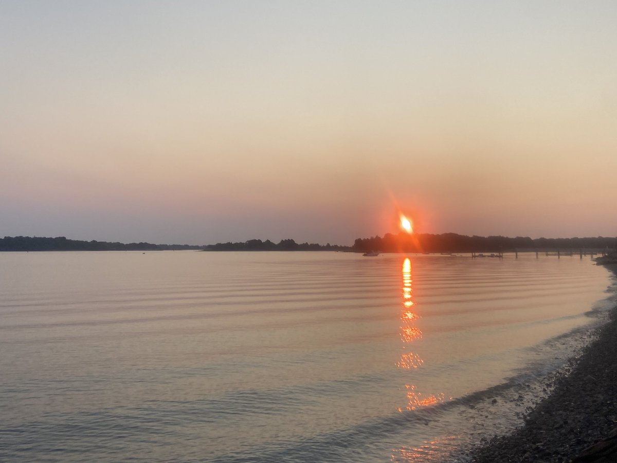 Good Sunday Morning <a href="/VickiGrafWX/">Vicki Graf</a> and Friends !