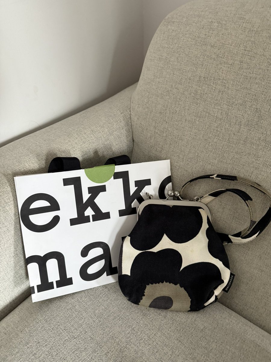 🧁🩵 ลงวันอังคาร 05/08 19.00 naka  รี+ฟอล ลด10บาท 🛵รอบส่งวันพฤหัสนะงับ ค่าส่งเหมา 40 บาท🎀 (มีตัวแจกฟรีเฉพาะคนฟอล+รี)💌 #ส่งต่อเสื้อผ้ามือสอง #ส่งต่อเครื่องสําอาง #โล้ะตู้ #ส่งต่อcintageshop #ส่งต่อstylist #ส่งต่อbrandymelville #ส่งต่อvgh #ส่งต่อเสื้อผ้ามือ2 #ส่งต่อsistersfabric