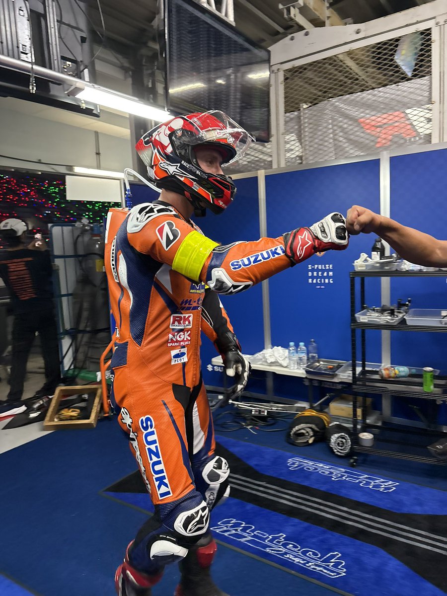 SDR_95official's tweet photo. Good job mate!
@jonasfolger94 

#spulsedreamracing
#suzuka8hours
#鈴鹿8耐
#みんなで戦おう https://t.co/Xg8gIxXr5V