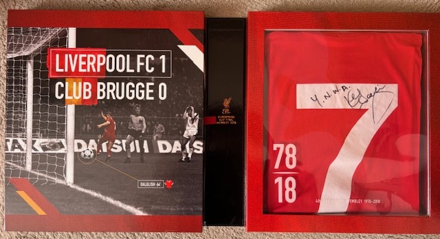 Mike Wilson* (@redsmail) on Twitter photo <a href="/LFC/">Liverpool FC</a> supporters. King Kenny. Yes King Kenny. 8 hours left to bid for this boxed 1978 shirt signed by the man himself. All money raised goes to <a href="/DarbyRimmerMND/">Darby Rimmer MND Foundation</a> set up by a Red, Stephen Darby. Lets make this worthwhile!
I'll even iron it!!!!
Bid here
uk2.emma-live.com/MOTDIIAuction/… <a href="/LFC/">Liverpool FC</a> supporters. King Kenny. Yes King Kenny. 8 hours left to bid for this boxed 1978 shirt signed by the man himself. All money raised goes to <a href="/DarbyRimmerMND/">Darby Rimmer MND Foundation</a> set up by a Red, Stephen Darby. Lets make this worthwhile!
I'll even iron it!!!!
Bid here
uk2.emma-live.com/MOTDIIAuction/…