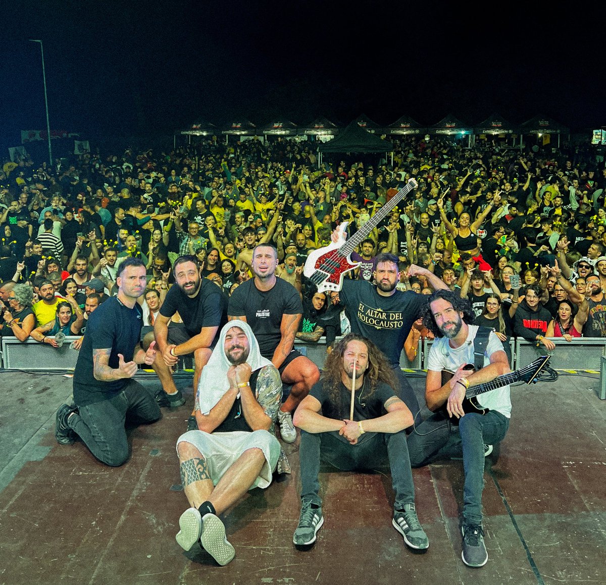 SonsofAguirre's tweet photo. Un gustazo volver al @AbejaRockFest y encontrarnos un recinto a reventar, no se lo pueden merecer más 👏🏻. Gracias a toda la peña que aguantó con nosotros hasta el final. Nos vemos a finales de mes en el PradeRock 💫. https://t.co/CvIhddDIFF