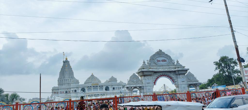 gsuthar88's tweet photo. प्रेम मंदिर 🤍 https://t.co/c5eQZL2ADL