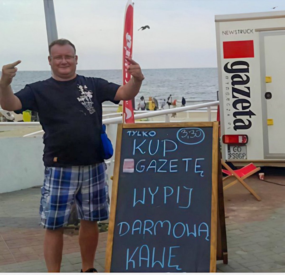 Kapelan doktóra Nawrockiego, ksiądz Jarosław Wąsowicz z Kolbud pod Gduńskiem, lubi czasami pokazać środkowy palec. No cóż, patologia lubi się przyciągać, nic na to nie poradźmy.