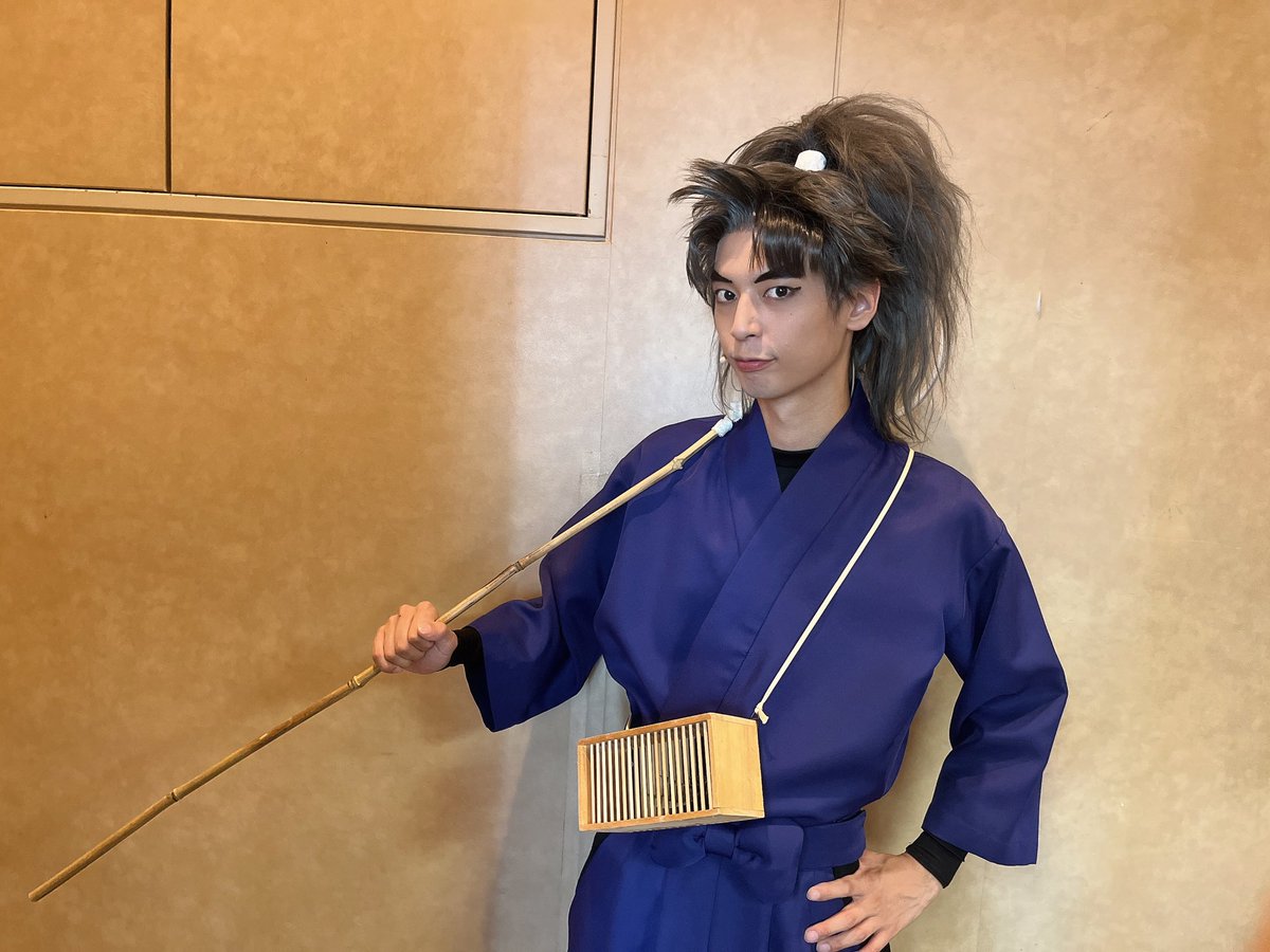 本日の公演、ご来場誠にありがとうございました！
今日で折り返しでした！
残り半分気を抜かず頑張ります！

そんな今日は8月3日。
八左ヱ門の日！
ということでいろんな八左ヱ門の写真をお届けします。
八左ヱ門！これからもよろしくね！

おほ〜〜〜🕷️