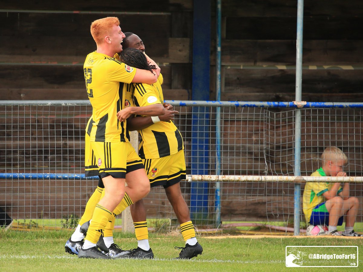 Basildon United Football Club π (@basutdfc) on Twitter photo It wasn't the result we wanted yesterday going down 3-1 in the FA Cup, but the lads put in a great performance and on another day our luck might have been in. But well done on the win yesterday Hullbridge Sports ππ‘β«οΈ
π·<a href="/ABridgeTooFar16/">A Bridge Too Far</a> thank you for letting us use the photos It wasn't the result we wanted yesterday going down 3-1 in the FA Cup, but the lads put in a great performance and on another day our luck might have been in. But well done on the win yesterday Hullbridge Sports ππ‘β«οΈ
π·<a href="/ABridgeTooFar16/">A Bridge Too Far</a> thank you for letting us use the photos
