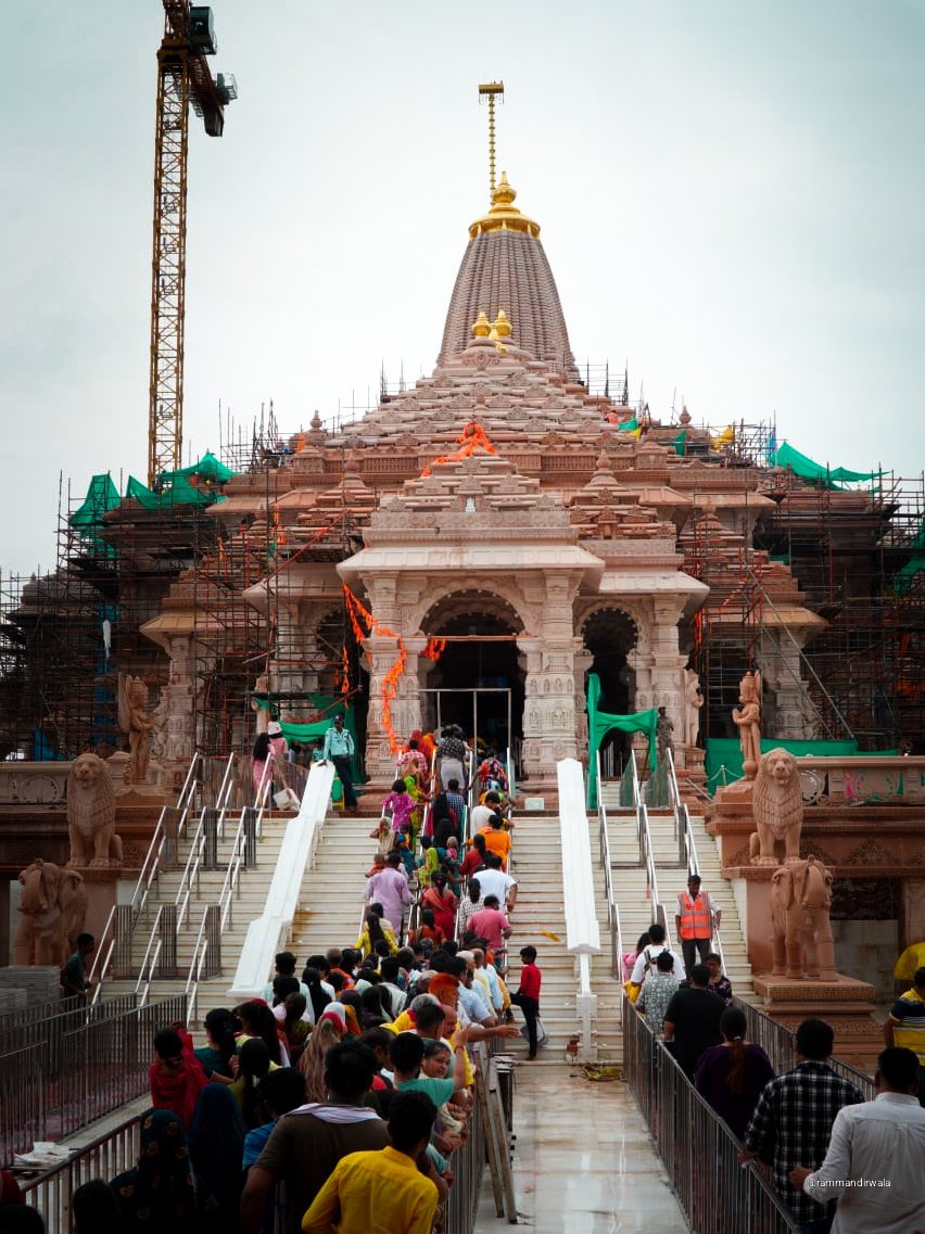 rammandirwala's tweet photo. Ram Ram 🚩 Ayodhya Ram Mandir Darshan 🥰 

Follow For Daily Darshan 🥰 
(Ayodhya Ram Mandir, Ram Mandir, Jai Shree Ram, Ayodhya )

#ayodhya #rammandirayodhya🚩 #ayodhyarammandir #JaiShreeRam https://t.co/LZ0h0eiFr4