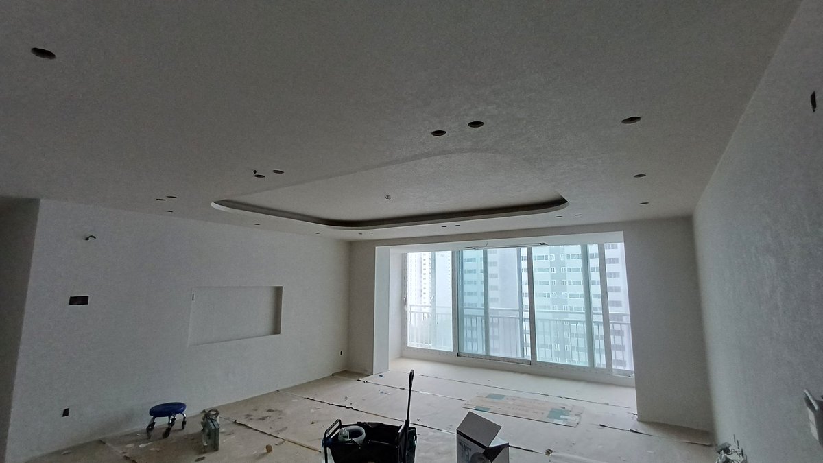 도배하는 사람인데요
박나래가 도배를 하건 미장을 하건 아~무 생각 없습니다 여자분들 기술 배우세요♥