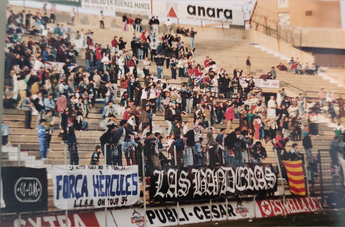 Bardin1935's tweet photo. 51 años de nuestro hogar, nuestro templo, nuestra casa. Años de alegrías, celebración, lágrimas, protesta y cultura herculana.

Gracias por darnos una casa histórica, don José. https://t.co/KgrbMrMFju