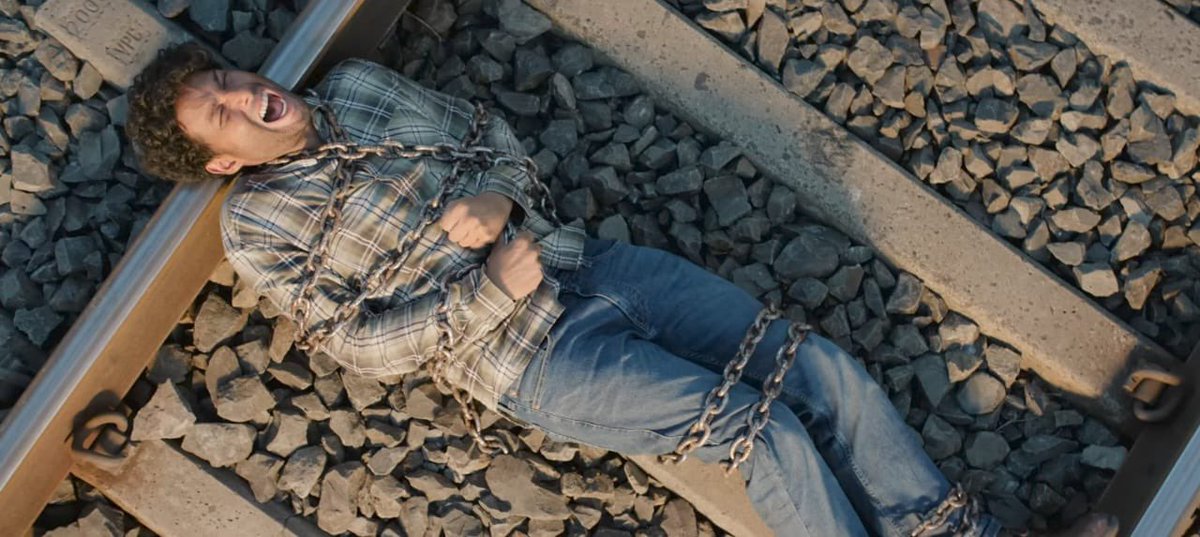 Its_CineHub's tweet photo. Been two days since I watched #Dhadak2, and still thinking about the RAW STORYTELLING and the way it tackles CASTE DISCRIMINATION in INDIA😱💥

Some scenes are so POWERFUL that they gonna stay with you long after you’re done watching. MUST WATCH FILM YAR 🔥✅ https://t.co/uGRDDPXcTc