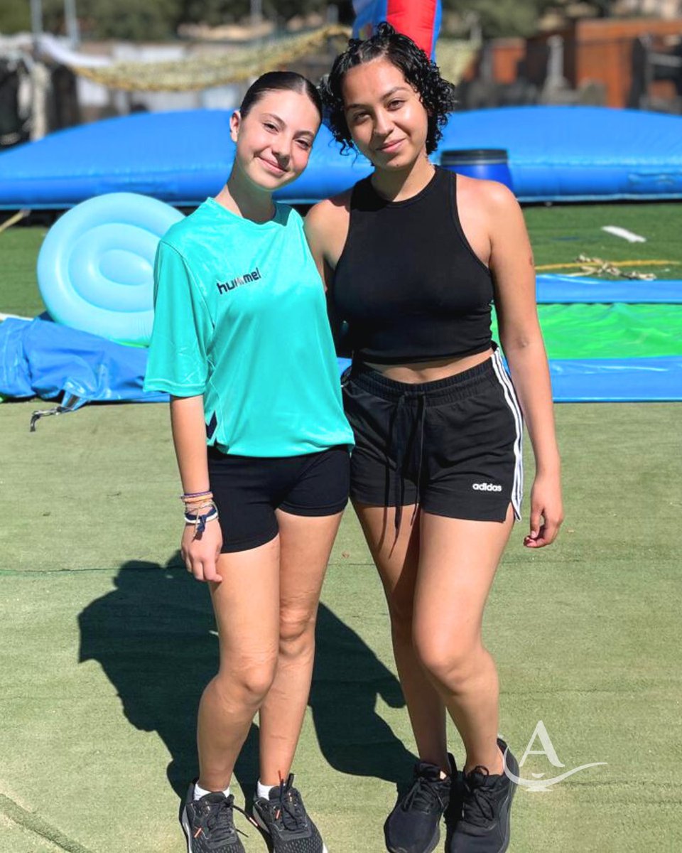 FundAladina's tweet photo. Entre hinchables, gymkanas, risas y saltos... ¡los aladinos lo dan todo en Humor Amarillo! 🤸‍♂️ Gracias a #UniversalGames demostraron tener madera para ir al concurso💪.

Poder compartir esta aventura con los niños con cáncer que cuidamos en Aladina no tiene precio 🫂. https://t.co/kHhCekBMTk