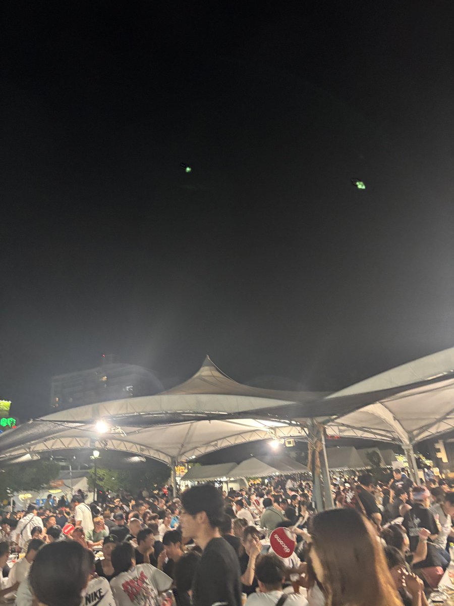 amiairair's tweet photo. ビールフェスきたよ！
人がいっぱいいる！ https://t.co/vN8Ii63YVg