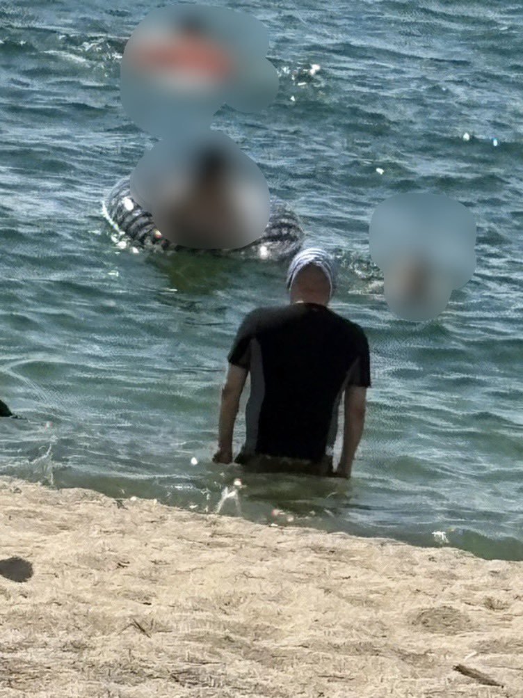 海水浴の時の写真送ってって言って
送られてきたのがこの1枚
せつねえ🥺