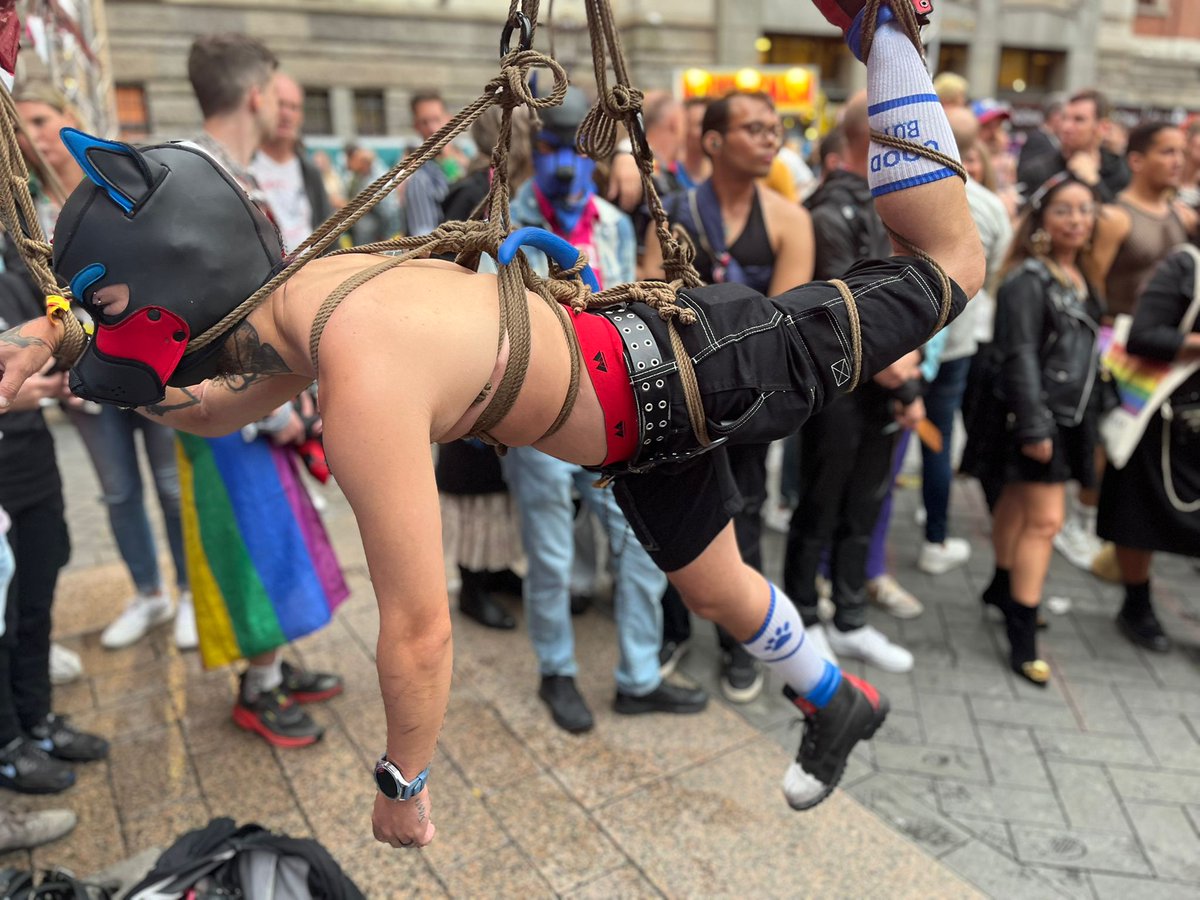 Awoo!!
Puppy took a flight~~
Many more pics will follow of this amazing day!
#ftm #ftmpup #puppyplay #puppyboy #dutch #pride #nsfw #kink #sizekink #dutchgay #bondage #publicplay #public #bdsm #gaysub #petplay #trans #twink #moots #rope #shibari #kinbaku 
#amsterdampride