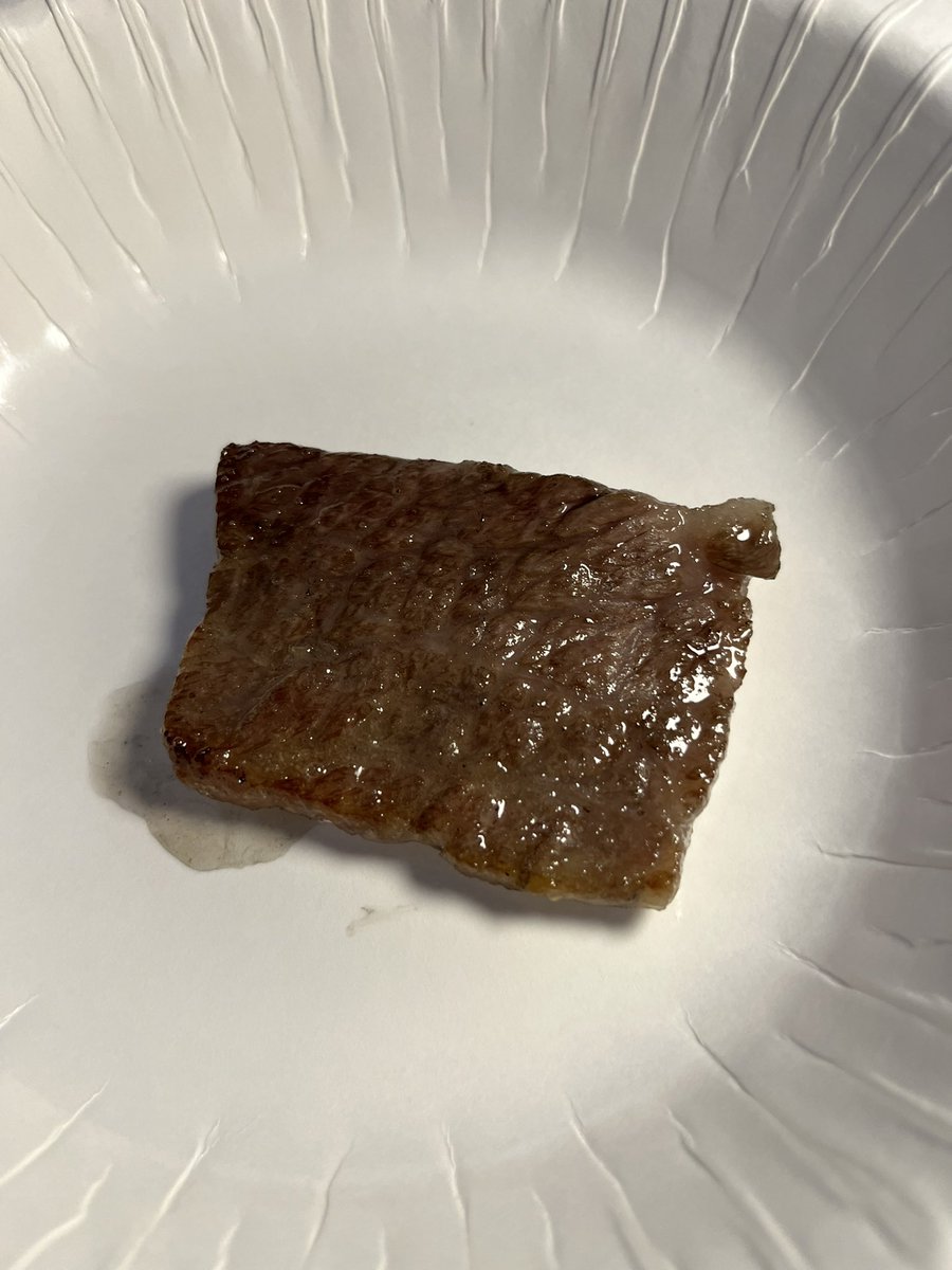 maedaqq's tweet photo. 熊に怯えながらいい肉を焼く https://t.co/OYooz8hVq4
