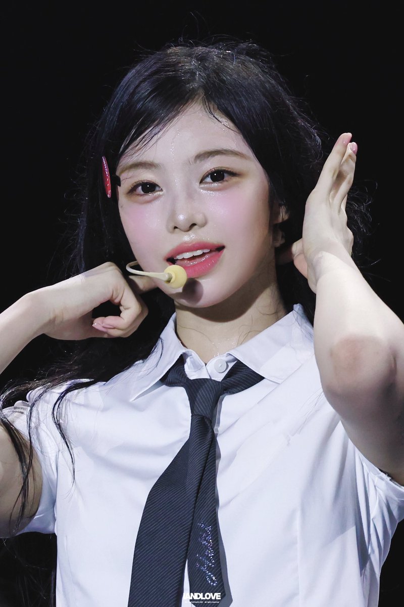 GxaAFuLbYAAN2Uj?format=jpg&name=medium