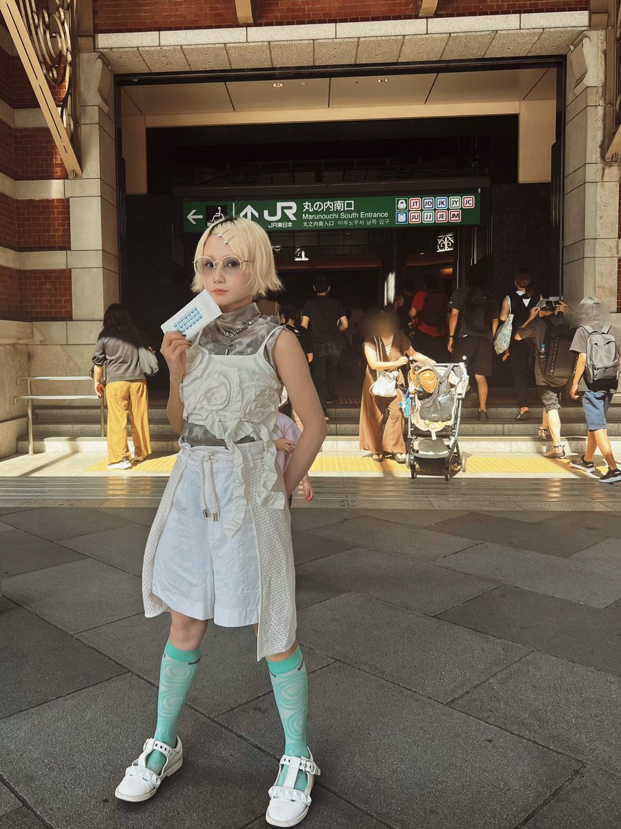 RRReol's tweet photo. ⠀ ⠀ ⠀
A.丸の内(サイサキ)
⠀ ⠀ ⠀
#WhereIsReol #れをるはどこ https://t.co/b8WzwCuENy