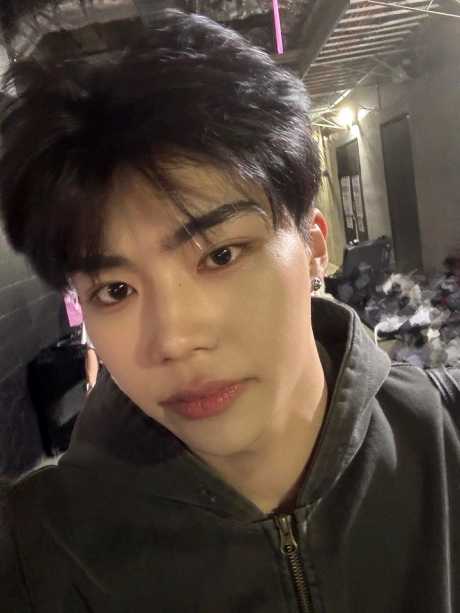 250802 🧸📷💬 [11:03pm pdt]

- got off...work....