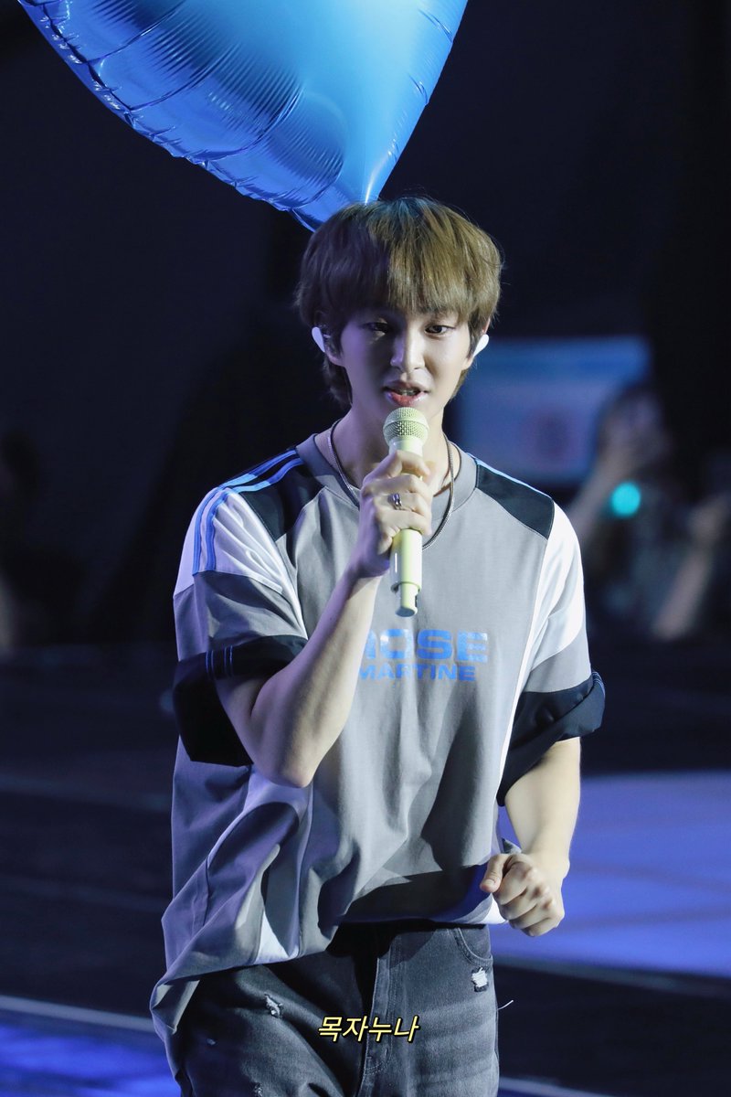 smallwooden's tweet photo. 20250803 percent sound check
너무 너무 귀여워
#온유 #ONEW 
#ONEWTHELIVE #PERCENT
#ONEW_THE_LIVE_PERCENT
#온유더라이브 #온유더라이브퍼센트 #온유콘서트 https://t.co/QxOxXgzUDq