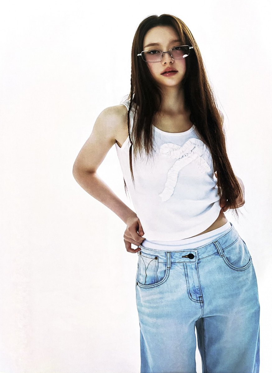 hanrindoll's tweet image. CHANELLE BEST PHOTOSHOOT JUST DROPPED 

#FIFTYFIFTY #피프티피프티 #CHANELLEMOON #문샤넬