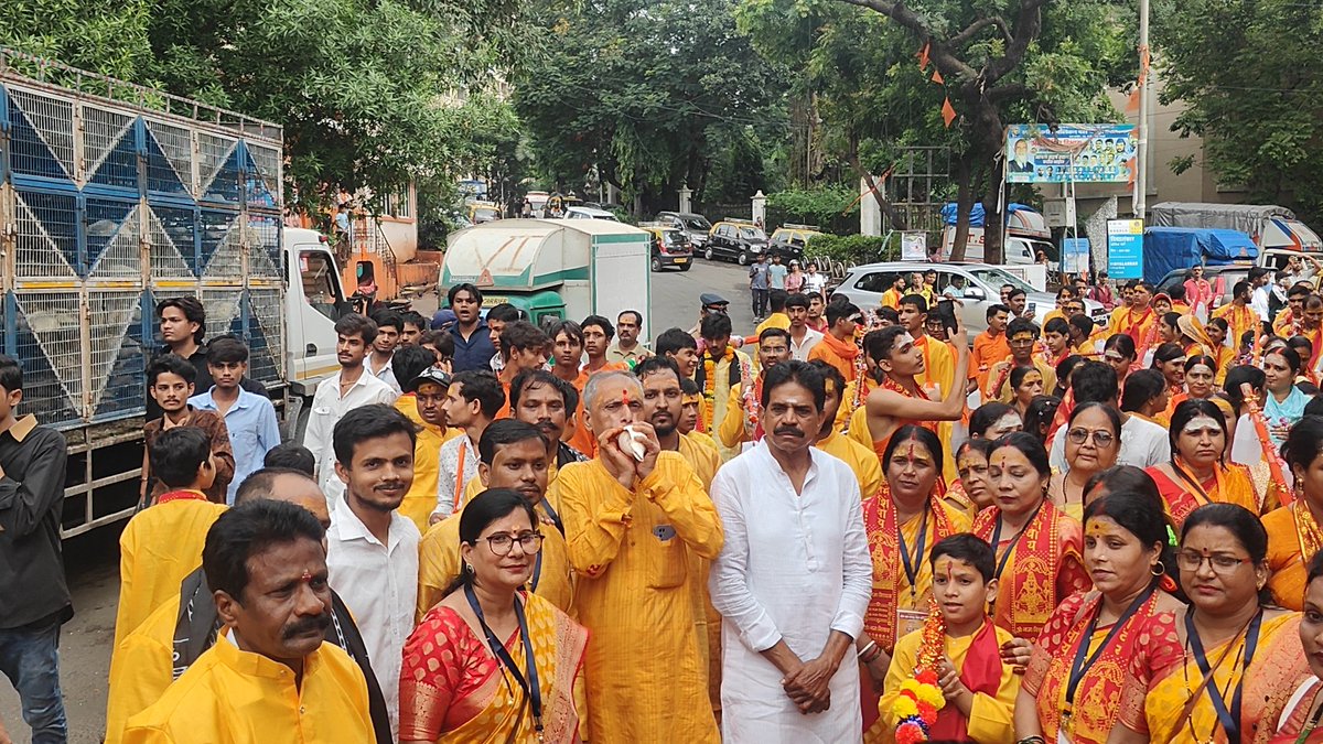 indiancreator07's tweet photo. 🚩 बोल बम कांवड़ सेवा समिति 🚩
🙏 भव्य कांवड़ यात्रा में आज सायन कोलीवाड़ा विधानसभा के आम. श्री कैप्टन तमिल सेलवन जी ने श्रद्धा पूर्वक भाग लिया।
हर-हर महादेव के जयकारों से गूंज उठा पूरा वातावरण, शिव भक्तों के संग आम. कैप्टन जी ने कांवड़ यात्रा में शामिल होकर भक्तों का उत्साह बढ़ा https://t.co/FgUOIXtnNZ