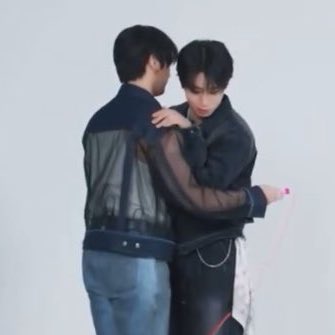 am i hallucinating what is this