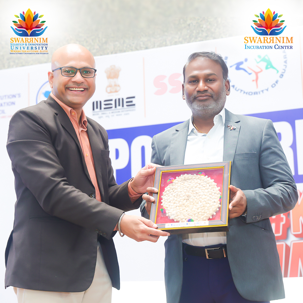 SwarrnimUni's tweet image. 🌱 “Startup seeds must be sown from Std. 6.”
Honoured to host Shri M. Nagarajan (IAS) at Swarrnim University, celebrating our sports startup platform &amp;amp; student entrepreneurship.
Real talks. Real feedback. Real opportunities. 🚀⚽🦄
#SwarrnimUniversity #StartupIndia #Sportspreneur