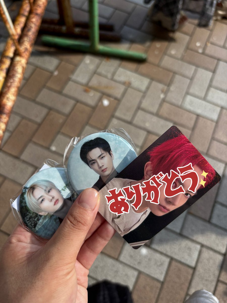 sn__en__mn2's tweet photo. ENHYPEN 交換　カプセルトイ　ガチャガチャ

譲　ジョンウォン　ジェイ　缶バッチ
求　ソヌ ユニホームキーホルダーorドリンクホルダー

異種で難しいかもしれませんが可能な方いらっしゃいましたらご連絡ください🙇🏻
本日会場で交換希望です！
#ENHYPEN交換 https://t.co/gRi0Asc6Ku