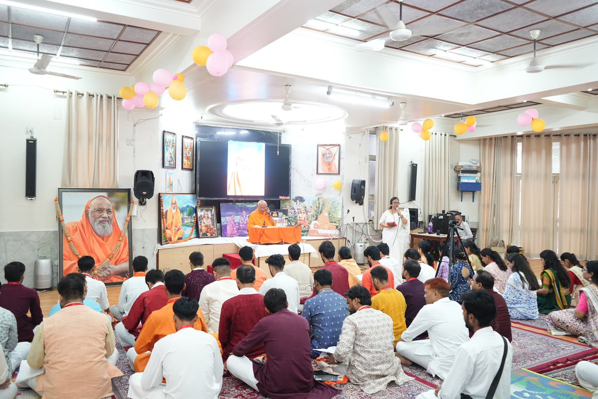 ParmatmanandJi's tweet image. #Acharya #Shankara Sanskrutik #Ekta Nyas, #Culture Department, Government of #Madhya Pradesh, has organised 31st #Advaita #Awakening #Youth Camp at Swami Dayananda Ashram, situated on the banks of Mother Ganga in Rishikesh, from 1st thru 10th October,2025, under the Guidance of