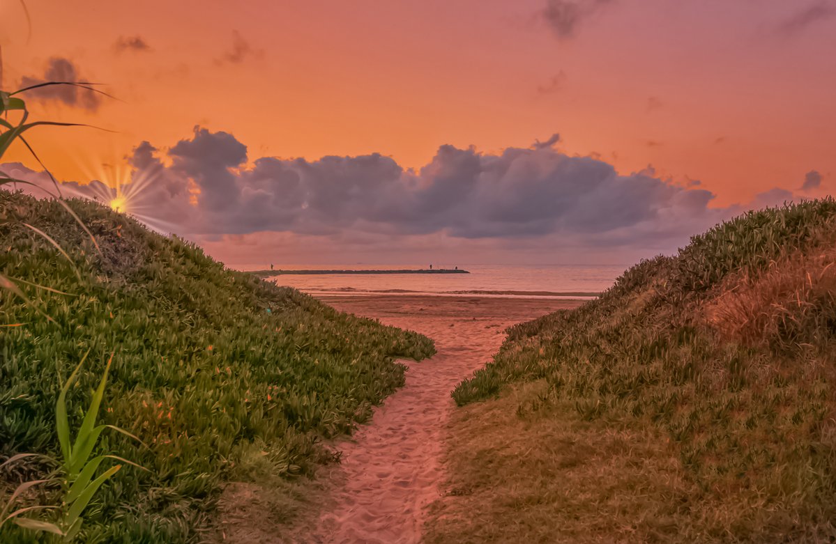 Álex Muñoz 📷 ☀🦇 💯 🧡 (@alexmuozgarc) on Twitter photo #BonDia ⛅️
#BuenosDías de #camino al #mar al #amanecer hoy con #nubes #bajas #decorando el #cielo en la #playa de #Meliana #Valencia
<a href="/MNievesSanchez1/">MNieves Sanchez 🌼⛅🌞🌛🌈📸</a> <a href="/rasalvi49/">Ramon Salvi</a> <a href="/xusvalencia/">Jesús🦇Martínez📸</a> <a href="/minervagra/">Minerva GG</a> <a href="/Pauquechu/">Quechu</a> <a href="/anamaria190977/">Ana María Herrero</a> <a href="/sibilafc/">Silvia Ferrer</a> <a href="/meteocastuera/">Álvaro Hurtado ™ ⛈️ 🌬☔️⚡️📸📹</a> <a href="/RAM_meteo/">RAM: Revista del Aficionado a la Meteorología</a> <a href="/ame_asociacion/">AME Asociación</a> <a href="/MeteoSE/">AMETSE</a> #BonDia ⛅️
#BuenosDías de #camino al #mar al #amanecer hoy con #nubes #bajas #decorando el #cielo en la #playa de #Meliana #Valencia
<a href="/MNievesSanchez1/">MNieves Sanchez 🌼⛅🌞🌛🌈📸</a> <a href="/rasalvi49/">Ramon Salvi</a> <a href="/xusvalencia/">Jesús🦇Martínez📸</a> <a href="/minervagra/">Minerva GG</a> <a href="/Pauquechu/">Quechu</a> <a href="/anamaria190977/">Ana María Herrero</a> <a href="/sibilafc/">Silvia Ferrer</a> <a href="/meteocastuera/">Álvaro Hurtado ™ ⛈️ 🌬☔️⚡️📸📹</a> <a href="/RAM_meteo/">RAM: Revista del Aficionado a la Meteorología</a> <a href="/ame_asociacion/">AME Asociación</a> <a href="/MeteoSE/">AMETSE</a>