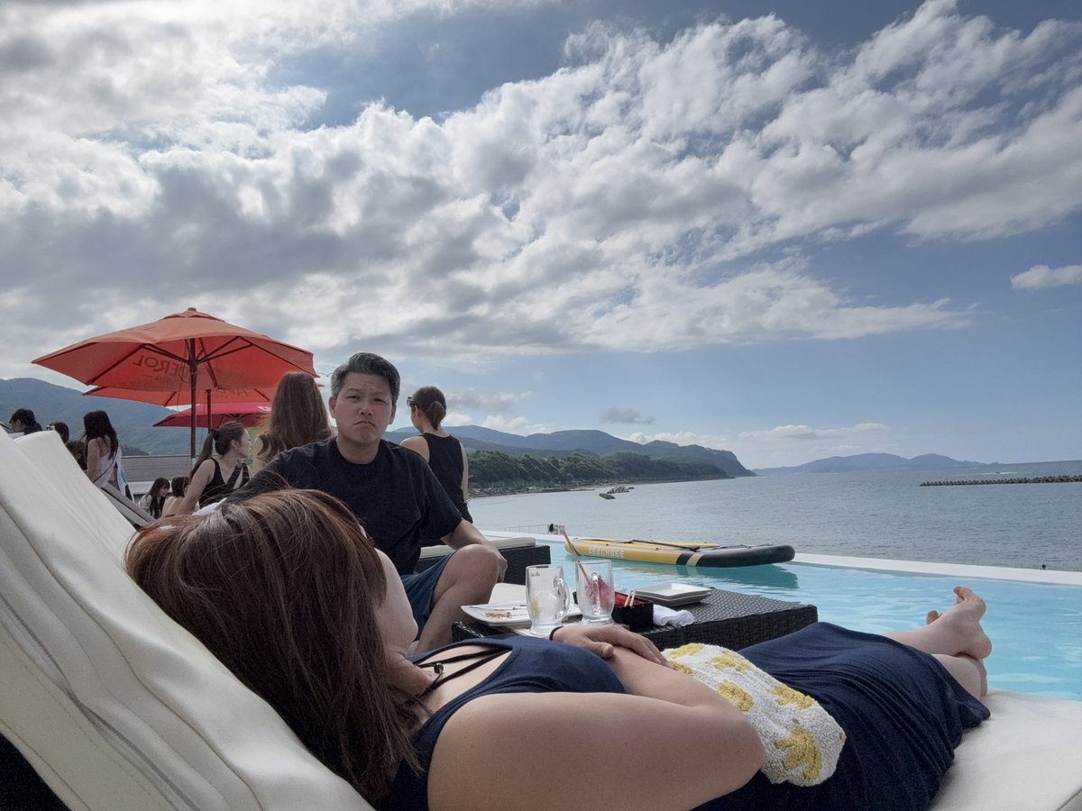 札幌帰省
子供達とジムニーランド後
子供達（20.18歳）放置して
トレーニング後
妻と海へ🏖️

最近の海はオサレだねー
#筋トレ
#ダイエット
#男塾