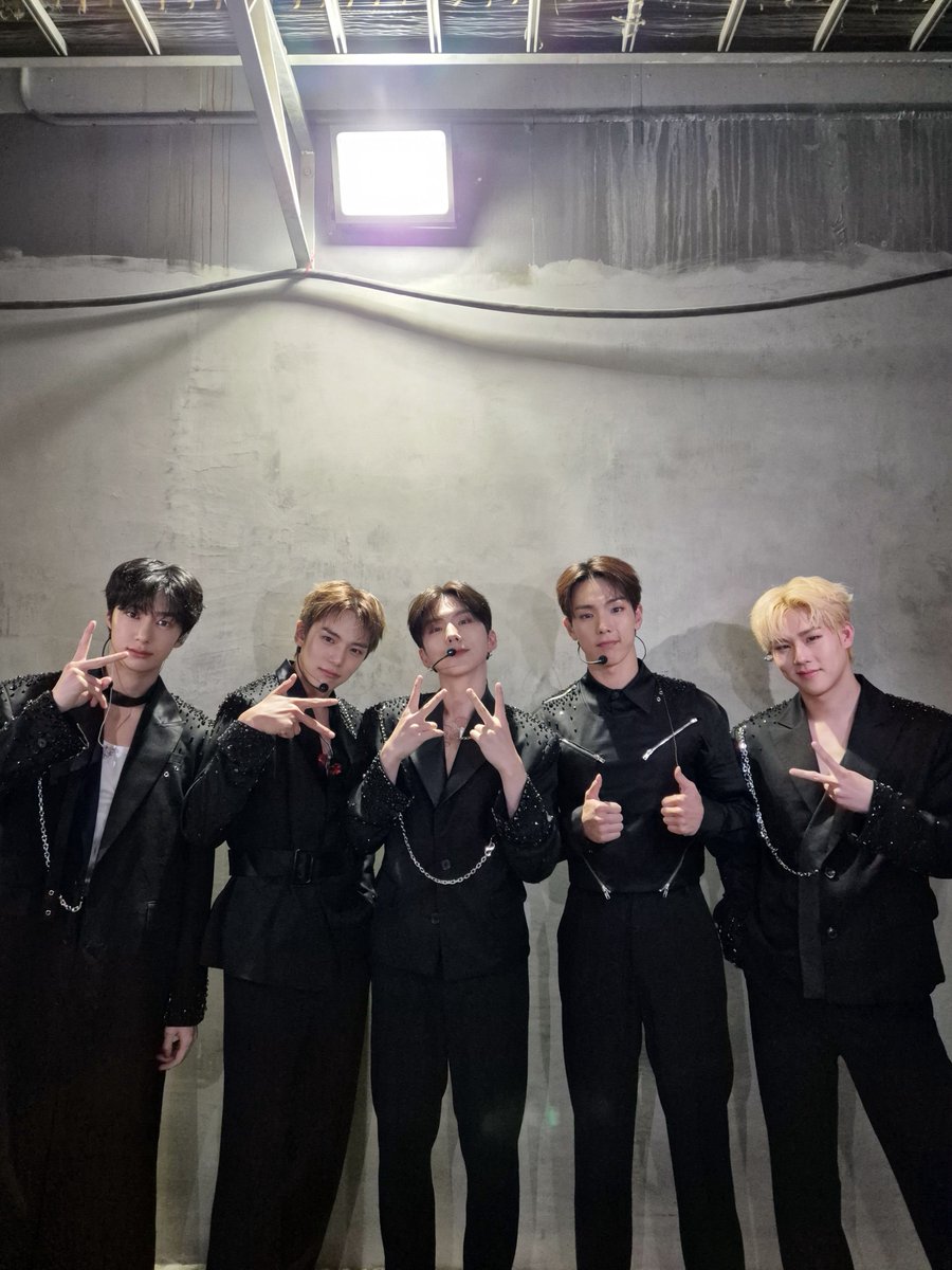 📸
250803 #몬스타엑스
#KCONLA2025 완료 💖

오랜만에 만난 LA #몬베베 응원 덕분에
KCON LA 2025도 힘내서 완료 ✨
오늘도 함께할 수 있어 행복했습니다!

#MONSTAX #MONSTA_X