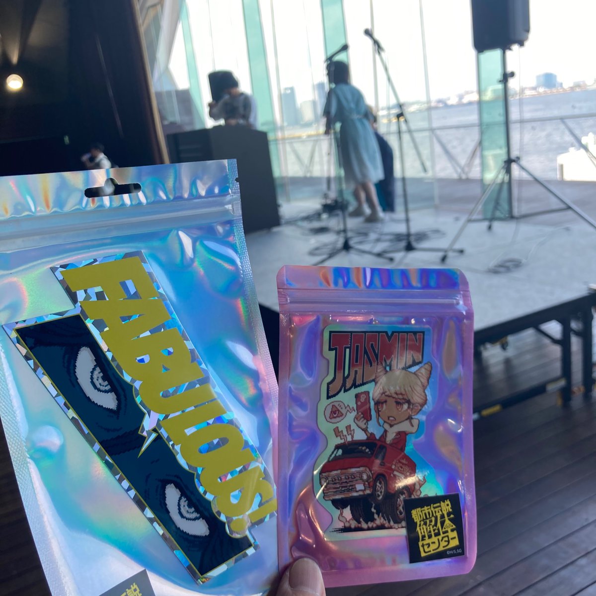 richard28th's tweet photo. クソデカステッカーは想像の1/3位のサイズでしたわ #PixelArtPark #都市伝説解体センター https://t.co/BDsG04h6Tk