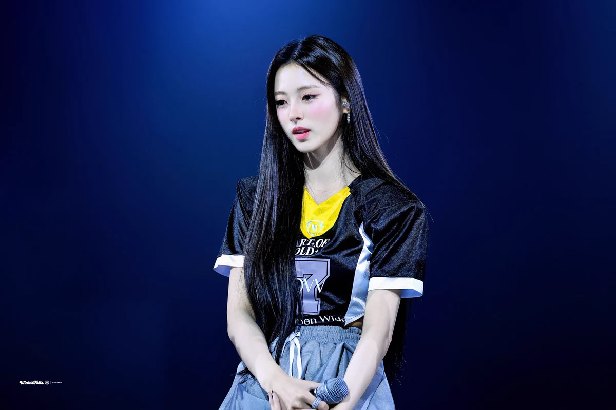 MEOVV アンナ 田中杏奈 台湾 台北 ポップアップ限定 購入 特典 トレカ