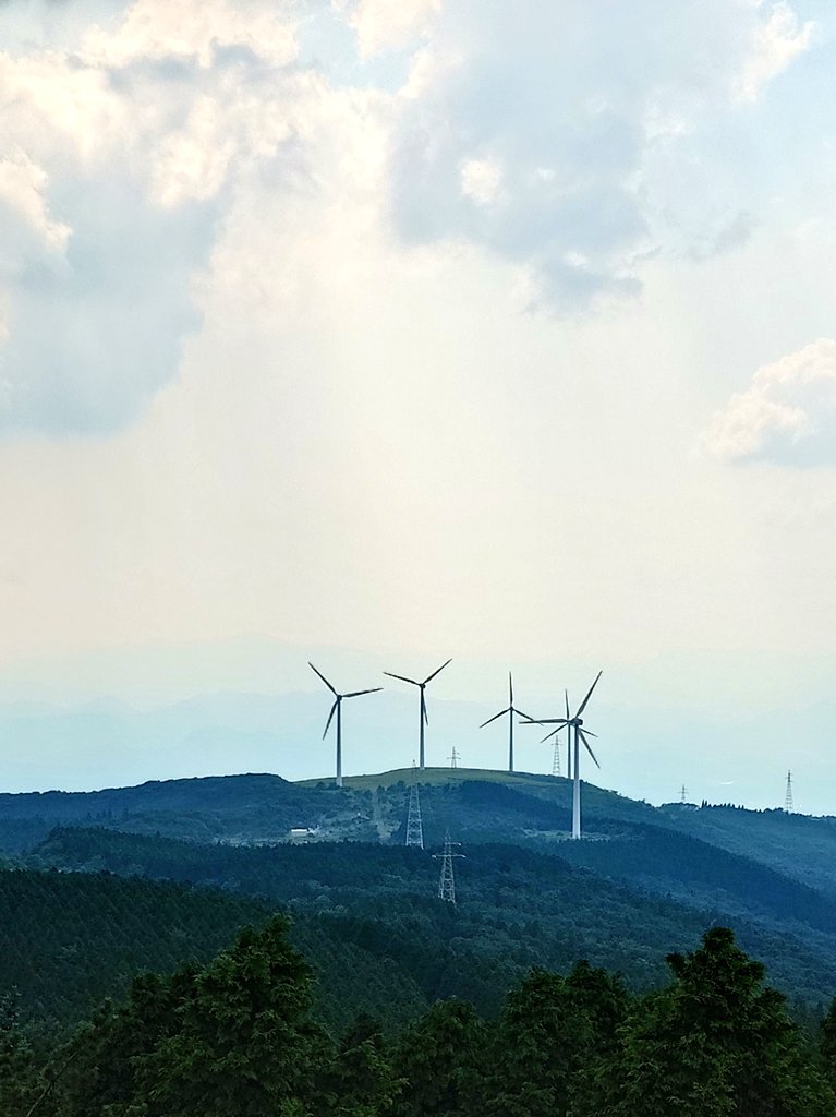 風車 近かった
鉄塔と比較すると デカさがわかる
こんなでかかったんだ…